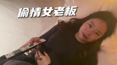 []贵在真实，健身房女老板偷情男教练，甜美笑容韵味少妇，暴力打桩机